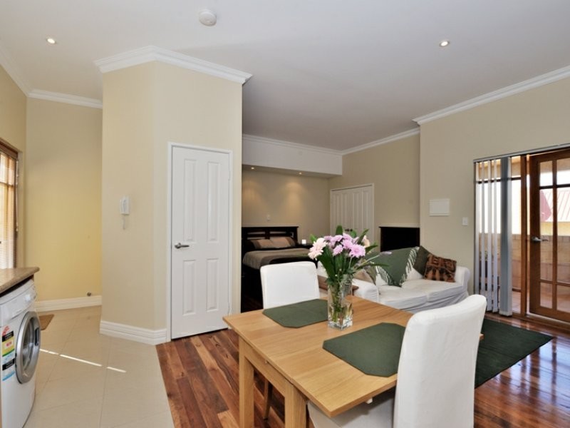 Unit 4/26 The Crescent, Midland WA 6056