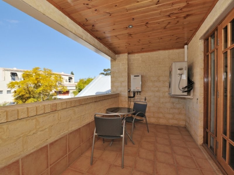 Unit 4/26 The Crescent, Midland WA 6056