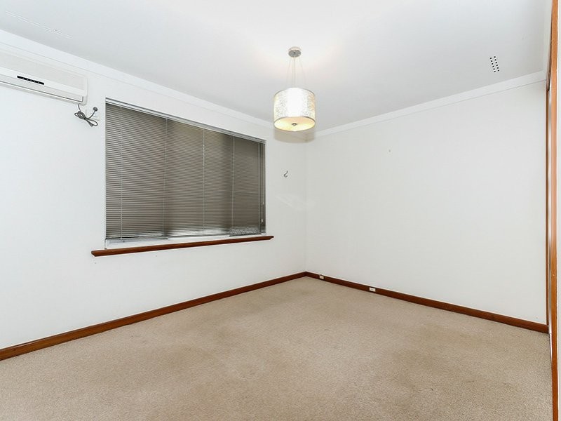 6 Tunnel Road, Swan View WA 6056