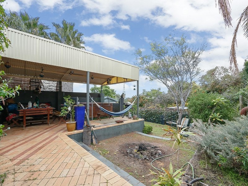 6 Tunnel Road, Swan View WA 6056