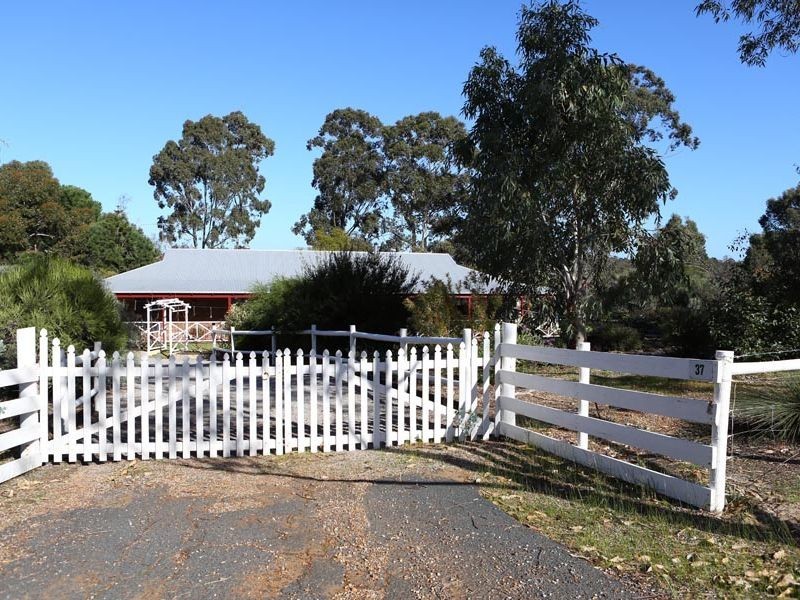 37 Hillside Place, Bullsbrook WA 6084