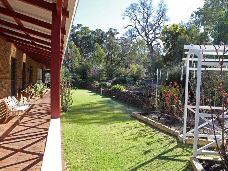 37 Hillside Place, Bullsbrook WA 6084