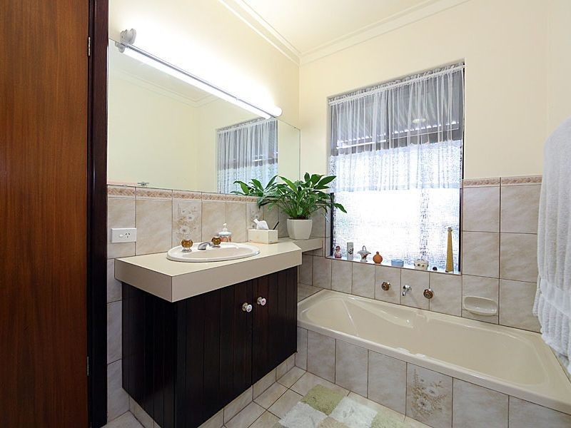 37 Hillside Place, Bullsbrook WA 6084