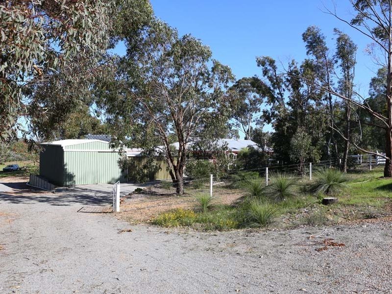 37 Hillside Place, Bullsbrook WA 6084