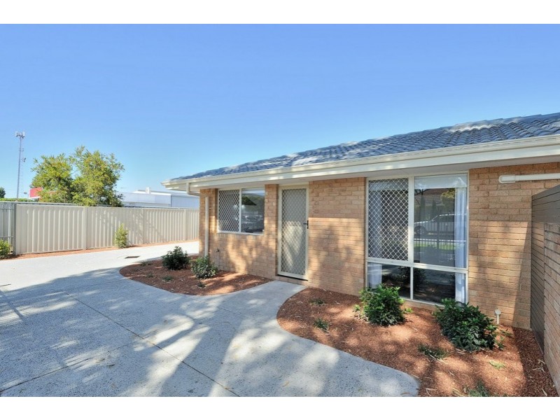 1/5 Mathoura Street, Midland WA 6056