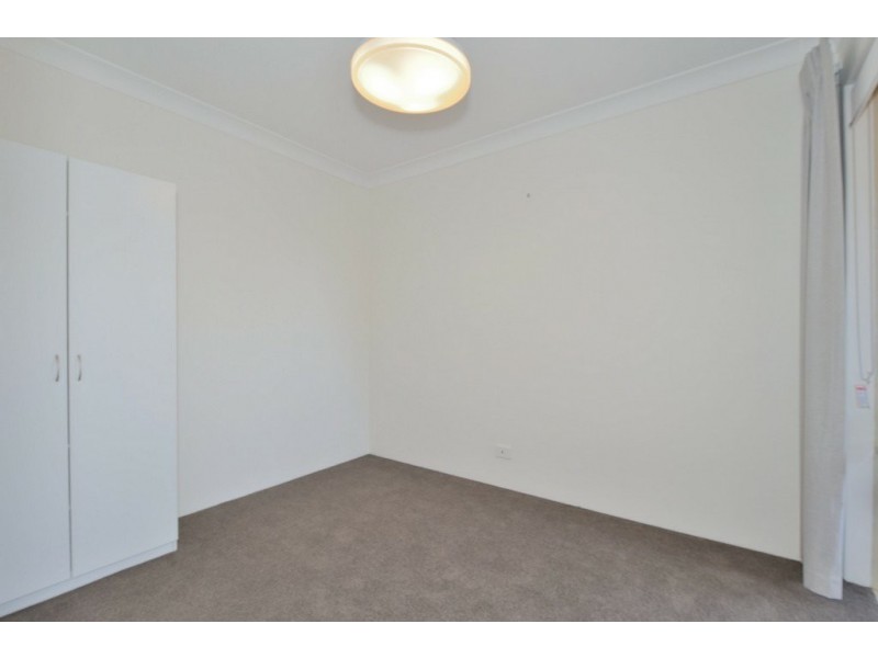1/5 Mathoura Street, Midland WA 6056