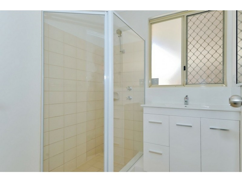1/5 Mathoura Street, Midland WA 6056