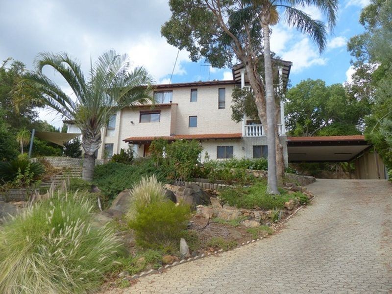 30 Stirling Road, Greenmount WA 6056