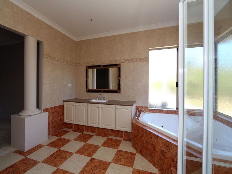 131 Santa Gertrudis Drive, Lower Chittering WA 6084