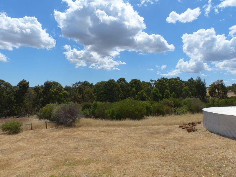 131 Santa Gertrudis Drive, Lower Chittering WA 6084