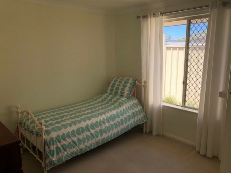 19 Kangaroo Entrance, Stratton WA 6056