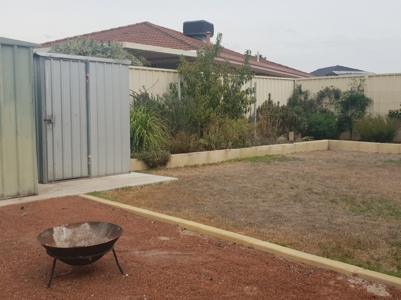 19 Kangaroo Entrance, Stratton WA 6056
