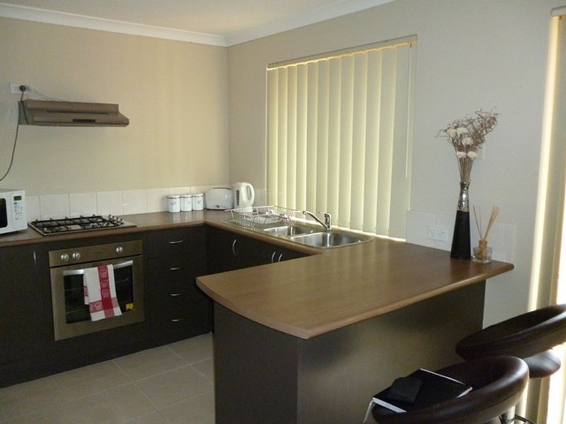 2/9 Cooper Street, Midland WA 6056