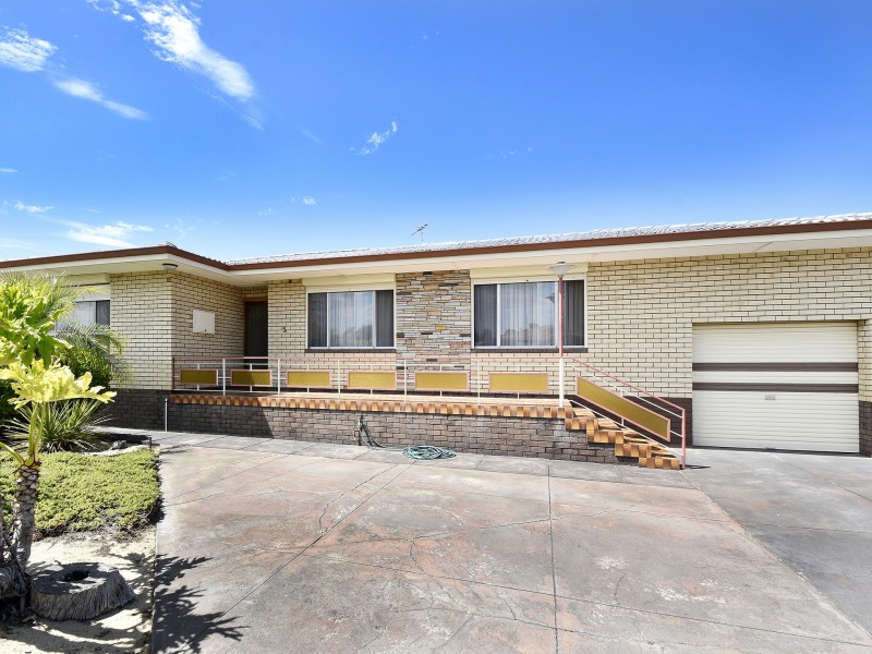 3 Taylor Crescent, Midland WA 6056