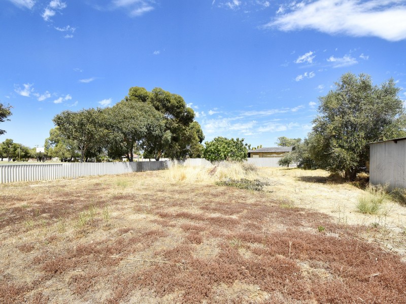 1 Taylor Crescent, Midland WA 6056