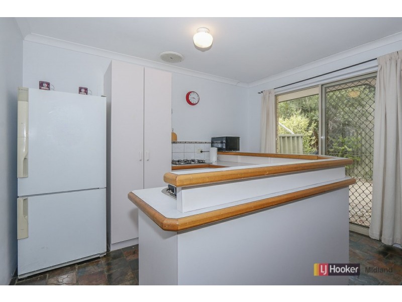 4/33 Holmesdale Road, Woodbridge WA 6056