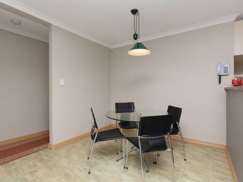 17 Gentle Circle, South Guildford WA 6055