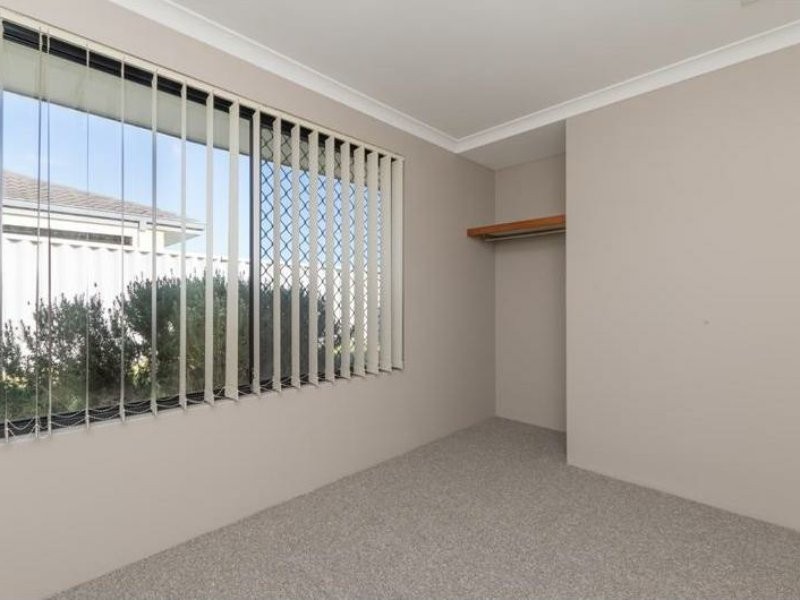 17 Gentle Circle, South Guildford WA 6055