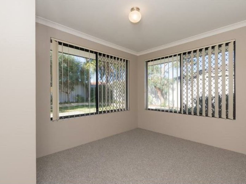 17 Gentle Circle, South Guildford WA 6055