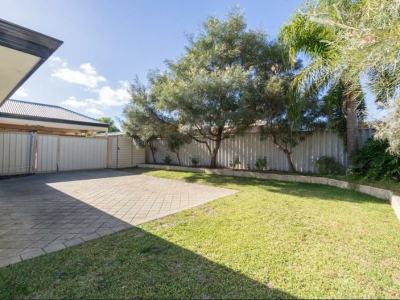 17 Gentle Circle, South Guildford WA 6055