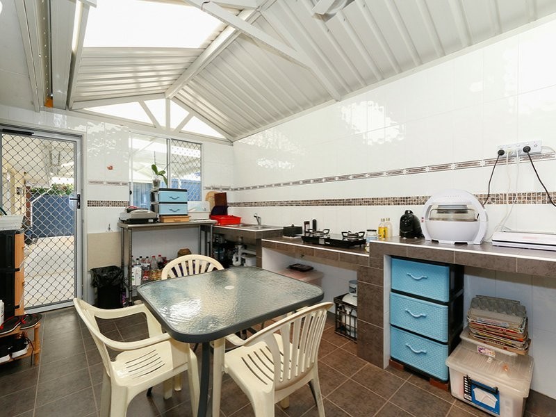 20 Abbott Way, Swan View WA 6056