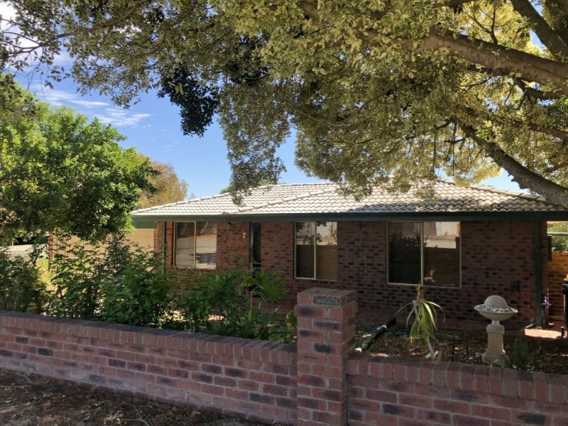 7 Creek Edge, Swan View WA 6056