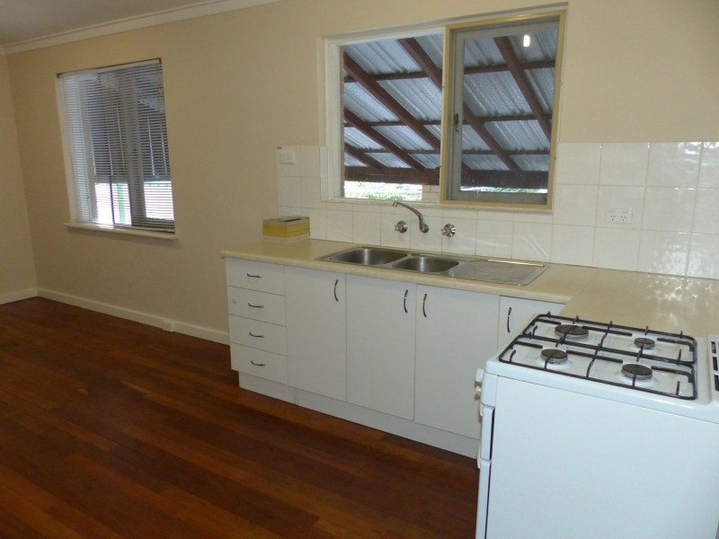 13 Holmwood Way, Embleton WA 6062