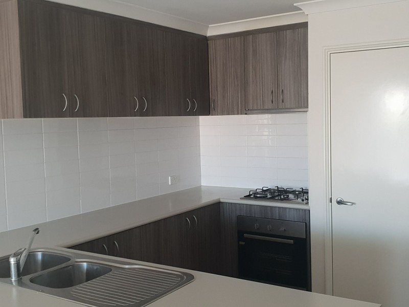 2/4 Sampson Close, Midland WA 6056