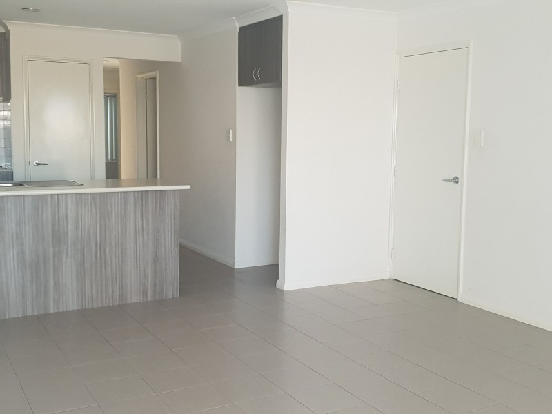 2/4 Sampson Close, Midland WA 6056