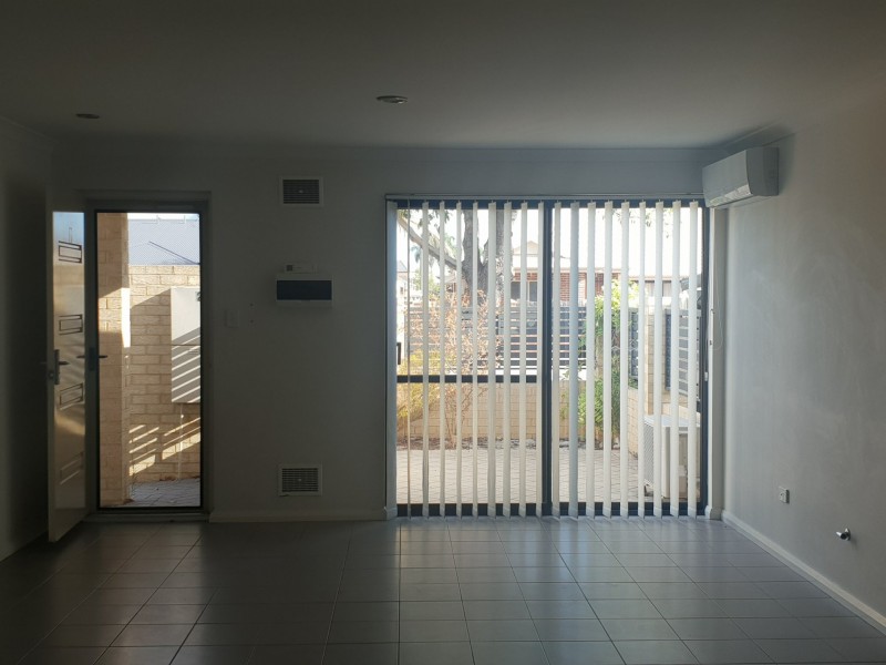 2/4 Sampson Close, Midland WA 6056