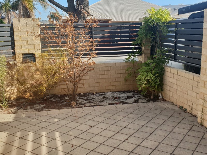 2/4 Sampson Close, Midland WA 6056