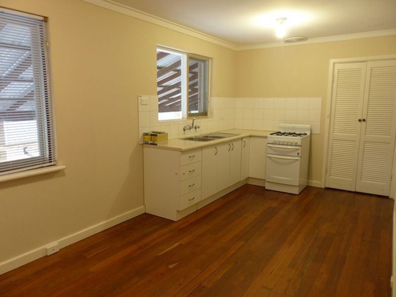 13 Holmwood Way, Embleton WA 6062