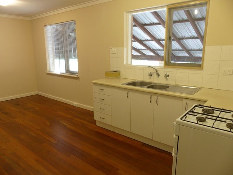 13 Holmwood Way, Embleton WA 6062