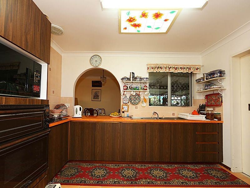 4 Winston Crescent, Viveash WA 6056