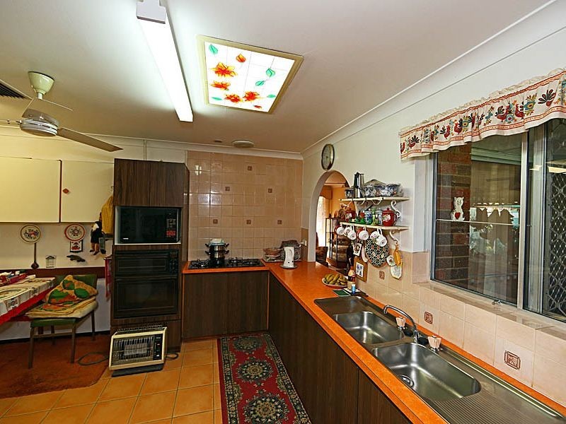 4 Winston Crescent, Viveash WA 6056