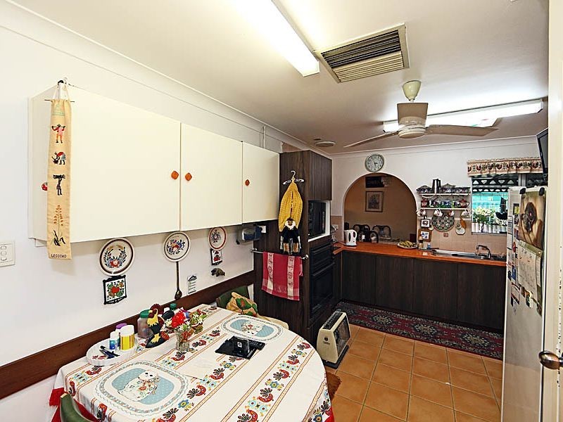 4 Winston Crescent, Viveash WA 6056