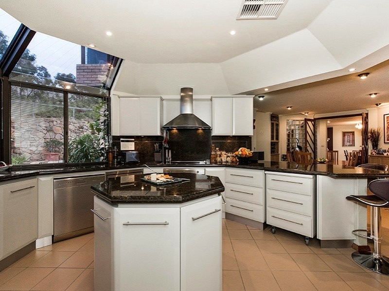 19 Parkway, Swan View WA 6056