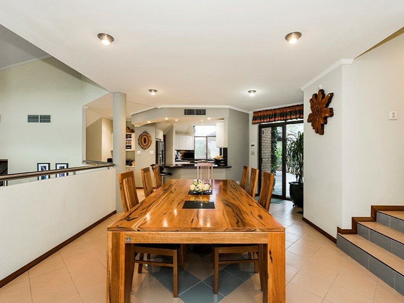 19 Parkway, Swan View WA 6056