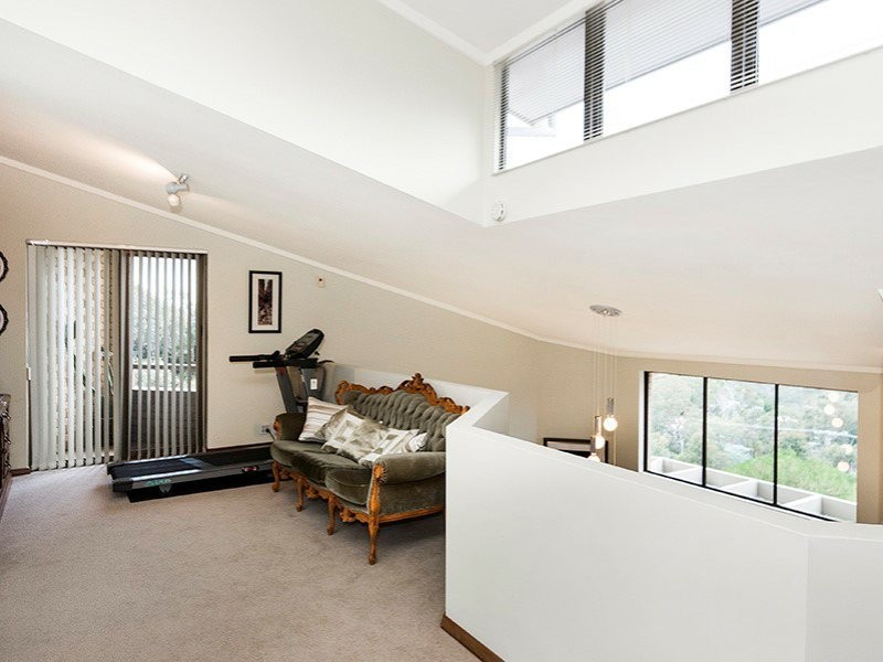 19 Parkway, Swan View WA 6056