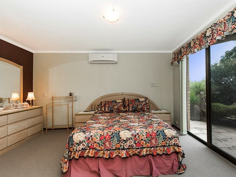 19 Parkway, Swan View WA 6056