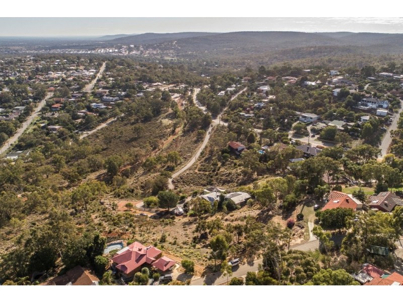 10 Grevillea Crescent, Swan View WA 6056