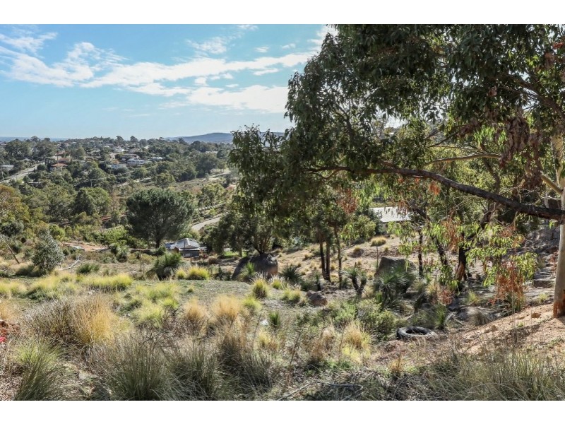 10 Grevillea Crescent, Swan View WA 6056