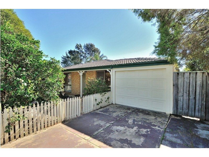 8 Kangaroo Entrance, Stratton WA 6056
