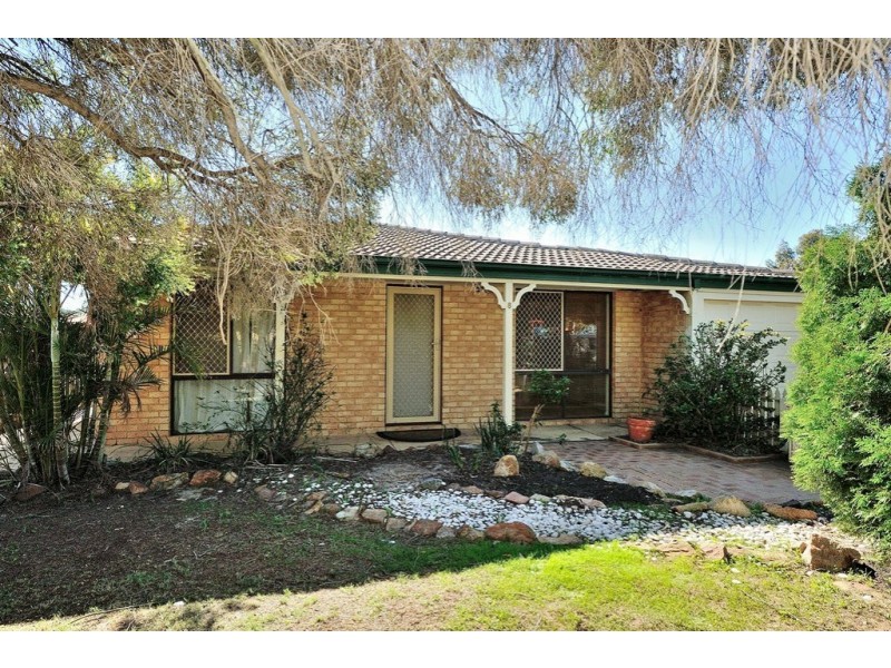 8 Kangaroo Entrance, Stratton WA 6056