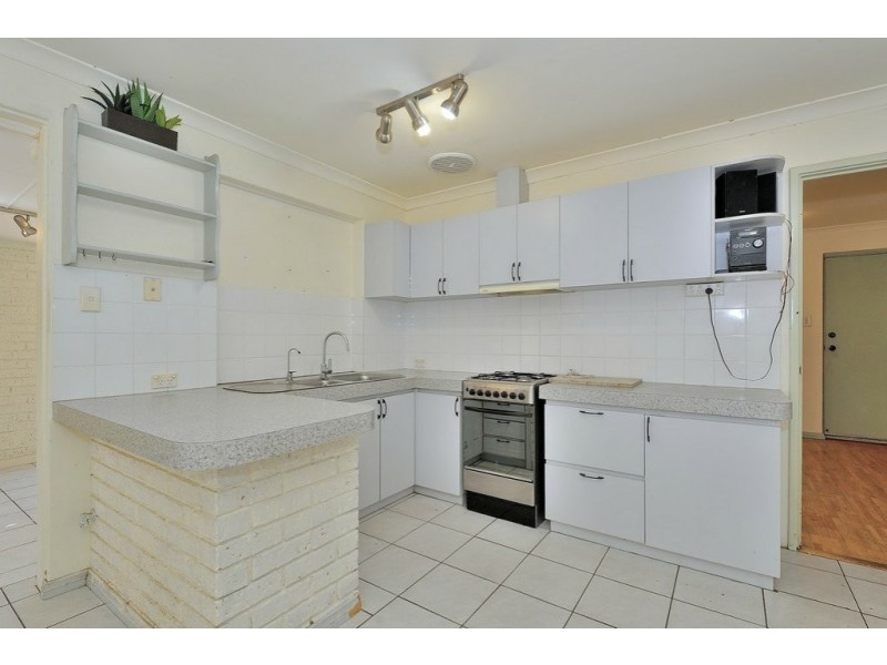 8 Kangaroo Entrance, Stratton WA 6056