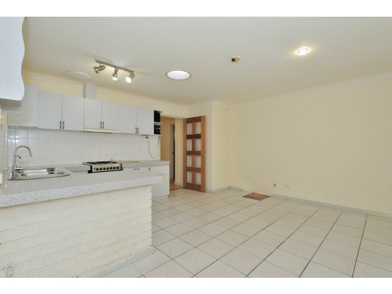 8 Kangaroo Entrance, Stratton WA 6056