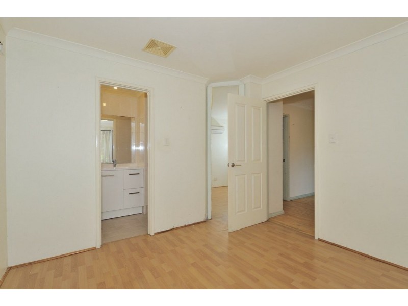 8 Kangaroo Entrance, Stratton WA 6056