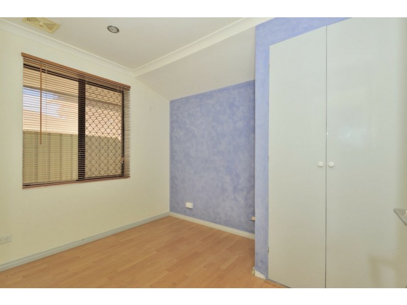 8 Kangaroo Entrance, Stratton WA 6056