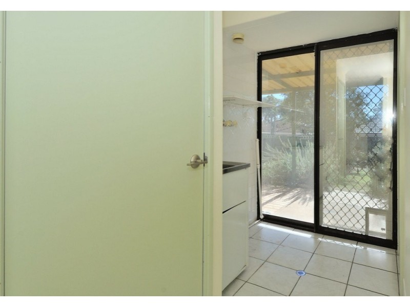 8 Kangaroo Entrance, Stratton WA 6056