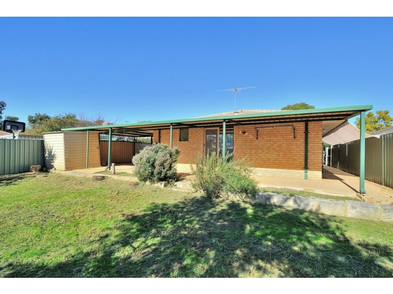 8 Kangaroo Entrance, Stratton WA 6056